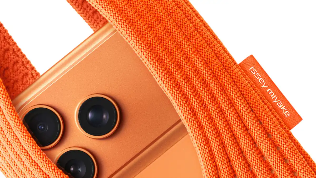 Apple $230 iPhone Pocket Sold Out Instantly — And the Real Reason Might Surprise You